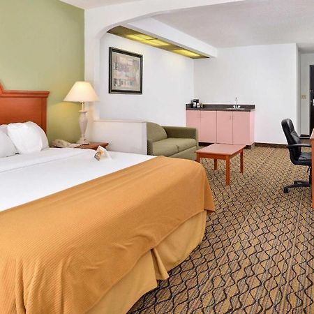 Quality Inn & Suites Τζέφερσον Σίτι Εξωτερικό φωτογραφία