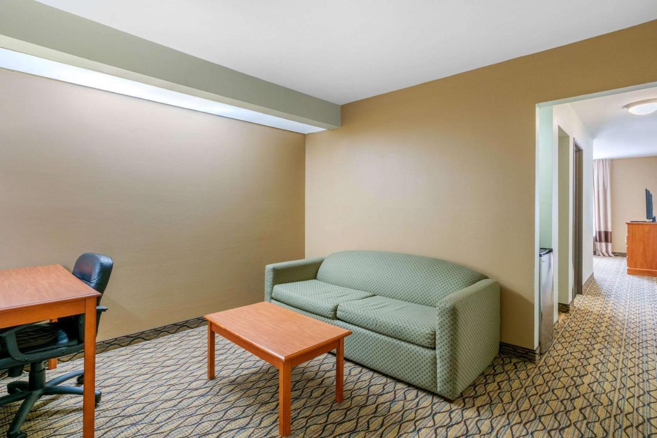 Quality Inn & Suites Τζέφερσον Σίτι Εξωτερικό φωτογραφία