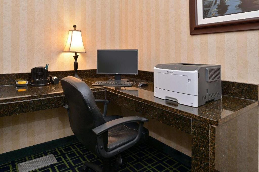 Quality Inn & Suites Τζέφερσον Σίτι Εξωτερικό φωτογραφία