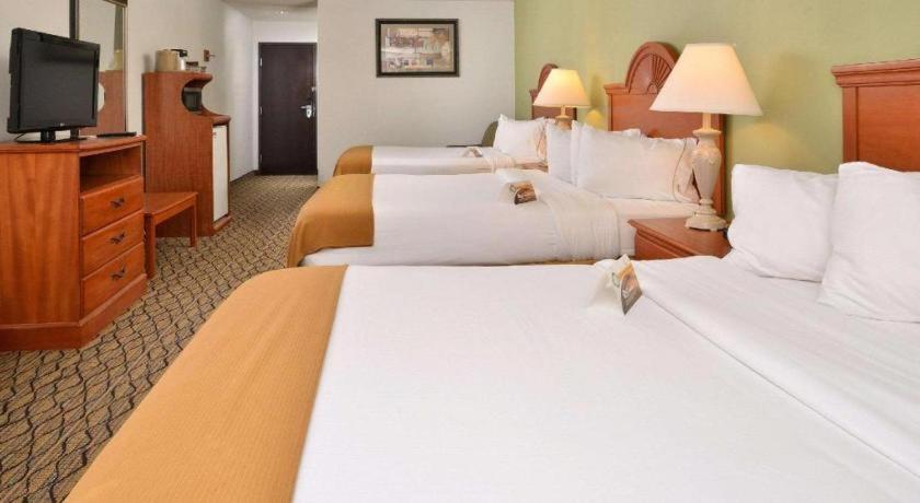 Quality Inn & Suites Τζέφερσον Σίτι Εξωτερικό φωτογραφία