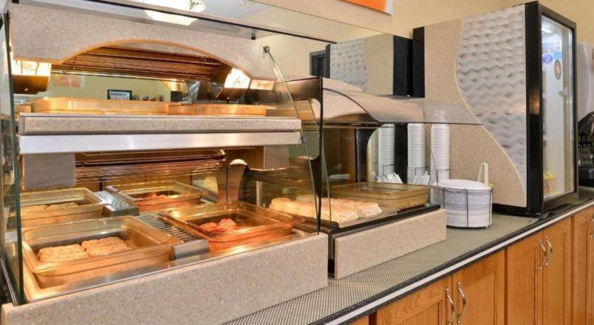 Quality Inn & Suites Τζέφερσον Σίτι Εξωτερικό φωτογραφία