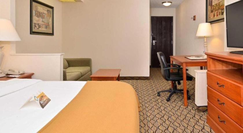 Quality Inn & Suites Τζέφερσον Σίτι Εξωτερικό φωτογραφία