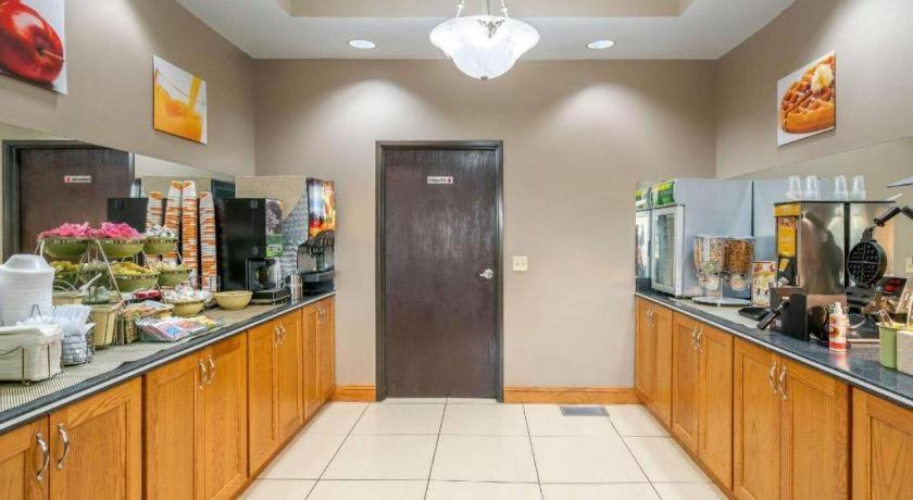 Quality Inn & Suites Τζέφερσον Σίτι Εξωτερικό φωτογραφία
